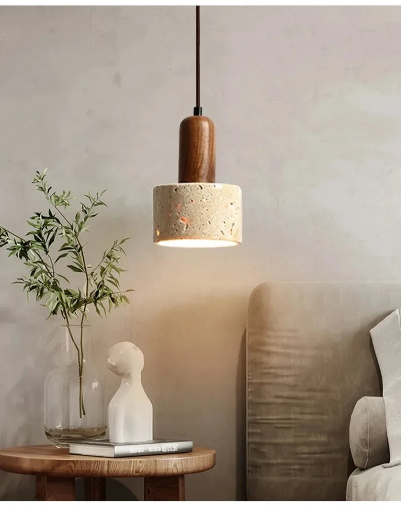 Wabi-Sabi-Pendelleuchte Bonaduz 7587 aus Travertin und Marmor – Ansicht 2 – Davos & Co.