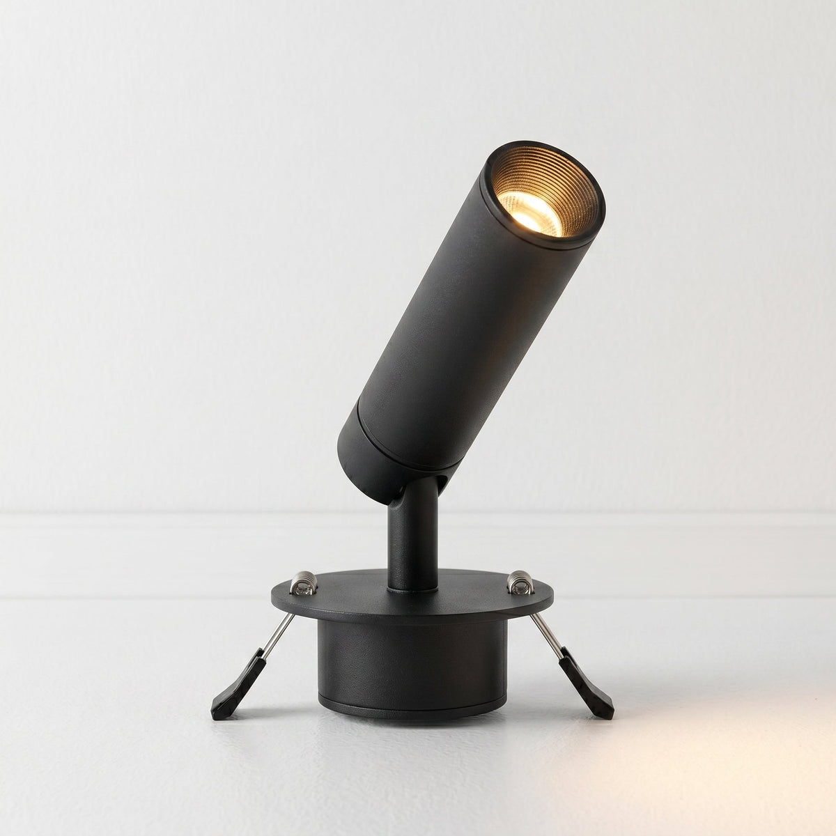 Minimalistischer Strahler Crans 9664 aus Metall, schwenkbar – Davos & Co.