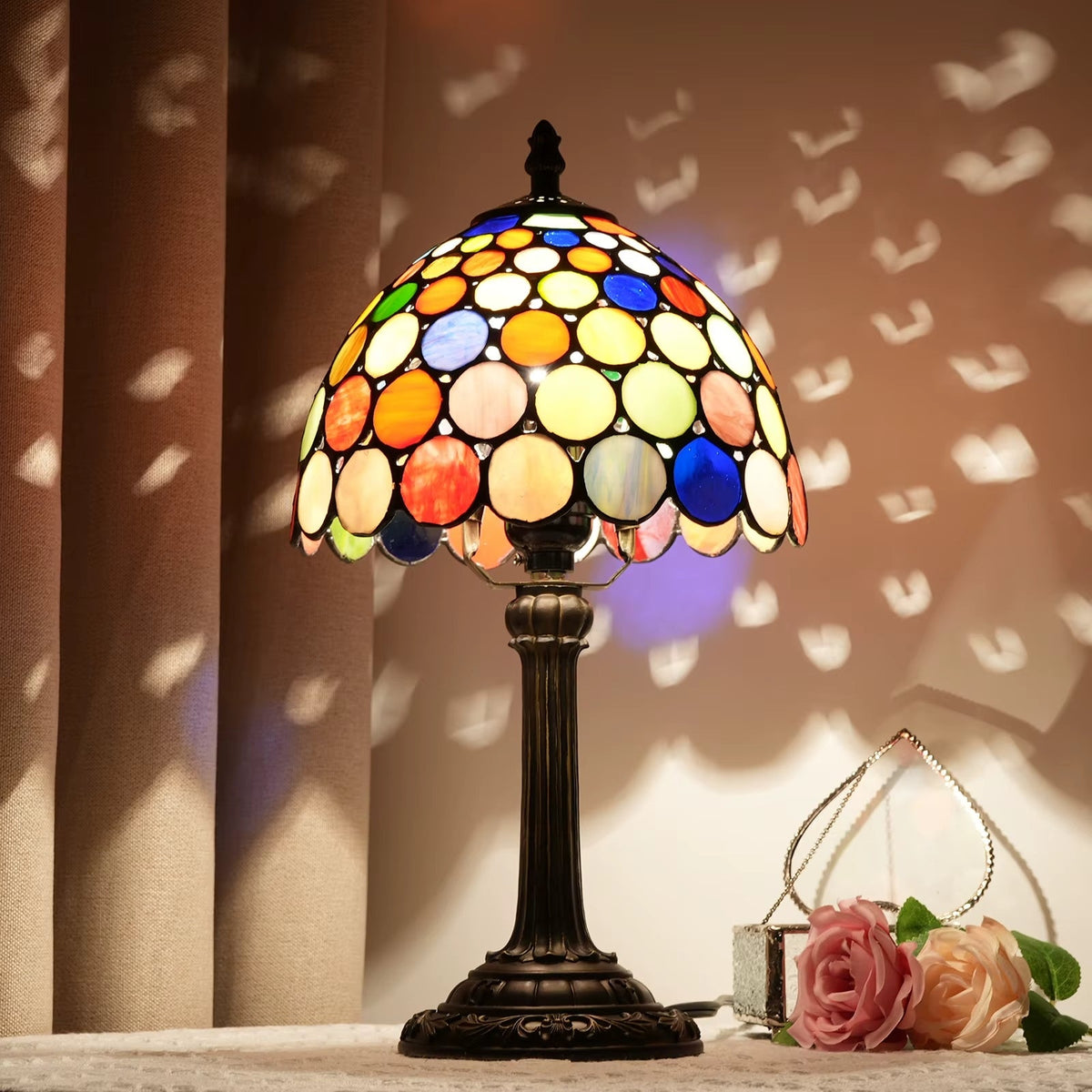 Tiffany-Tischleuchte Urnäsch 2612 aus Buntglas – Ansicht 3 – Davos & Co.
