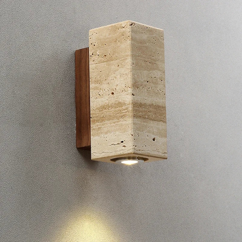 Wabi-Sabi-Wandleuchte Trimmis 1800 aus Travertin und Marmor – Ansicht 2 – Davos & Co.